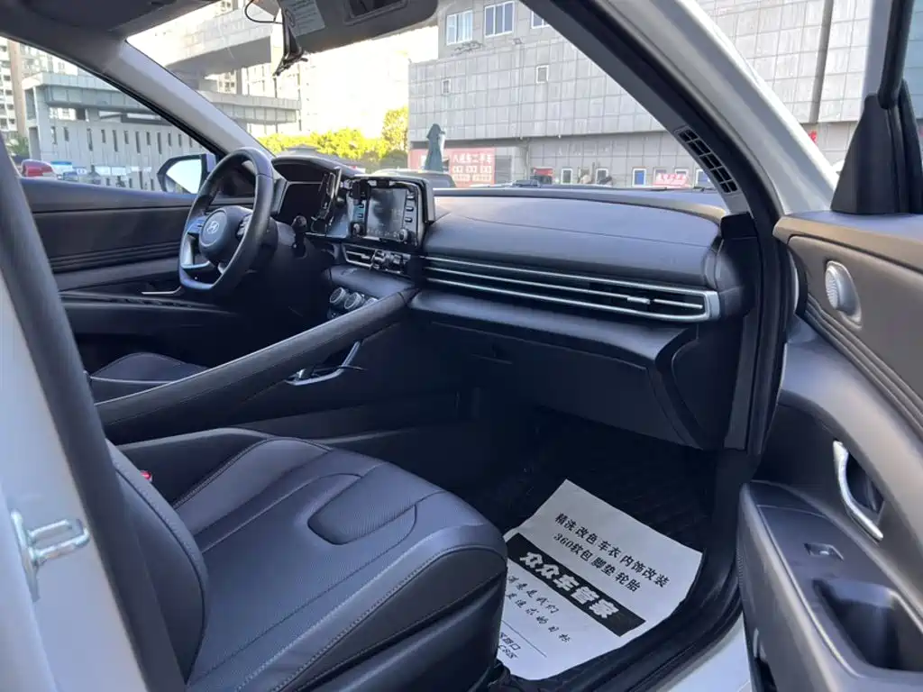 Hyundai Elantra — миниатюра 19