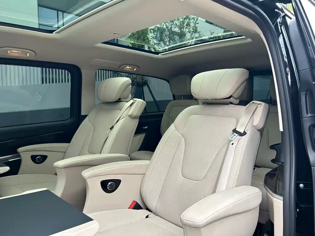 Mercedes-Benz V-Class — миниатюра 7