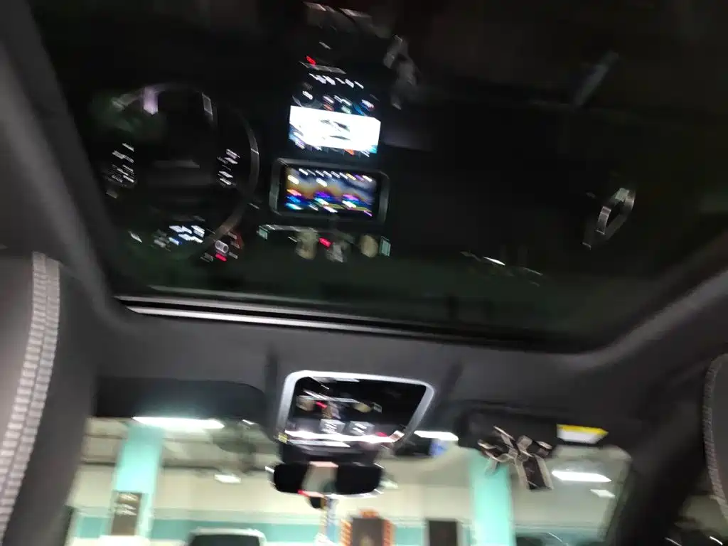 Land Rover Velar — миниатюра 19