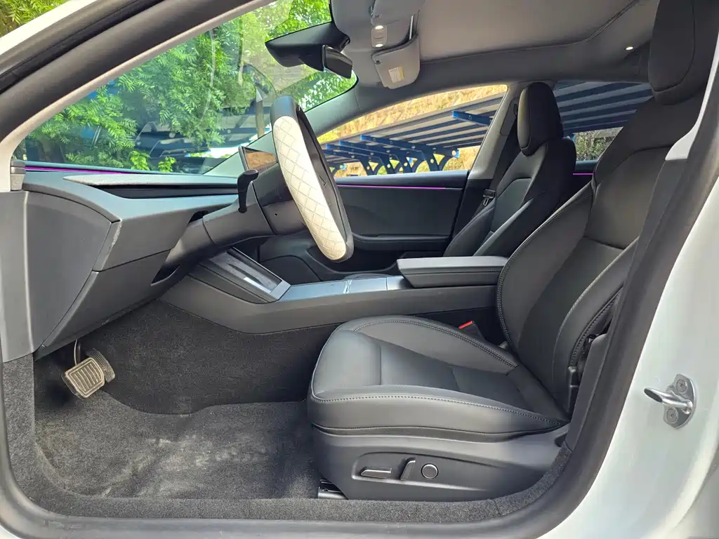 Tesla Model 3 — миниатюра 15