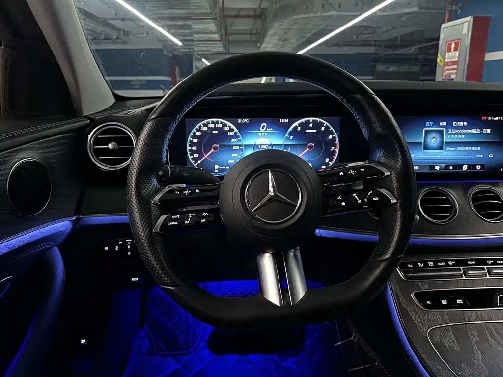 Mercedes-Benz E-Class — миниатюра 14