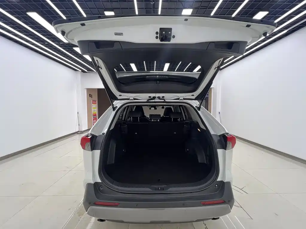 TOYOTA RAV4 RONGFANG