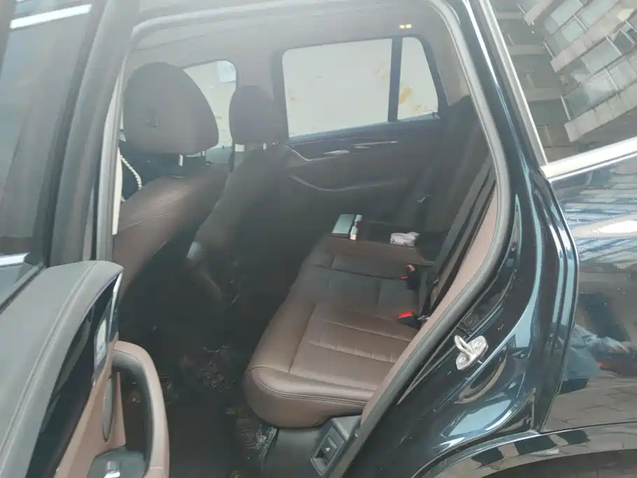 BMW X3 — миниатюра 11