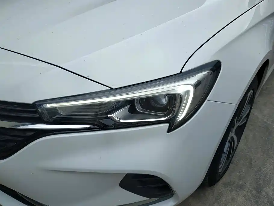 Buick Verano — миниатюра 5