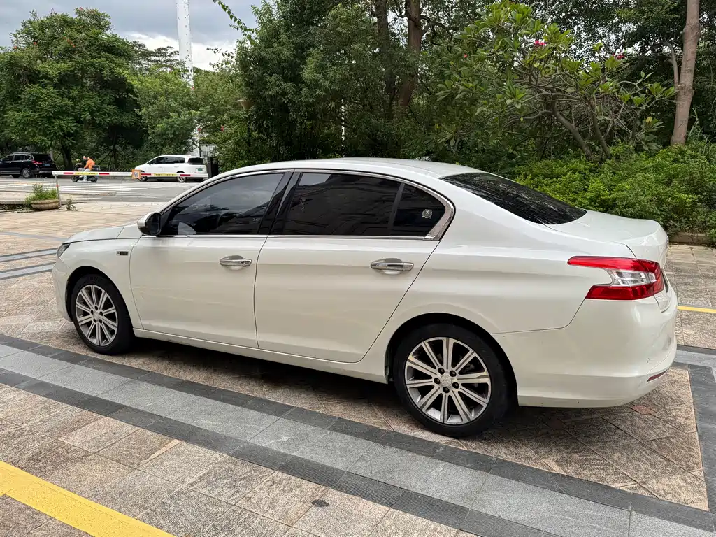 Peugeot 408 — миниатюра 7