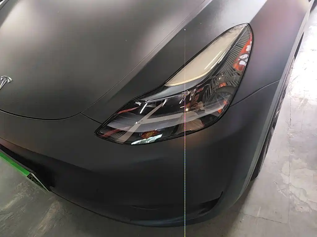 Tesla Model Y — миниатюра 24