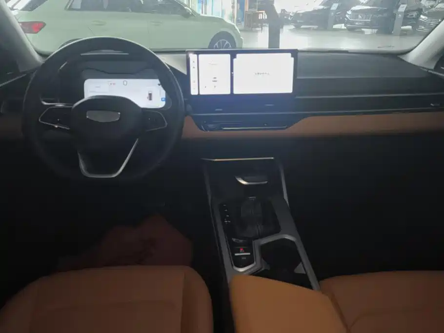 Geely Emgrand — миниатюра 12