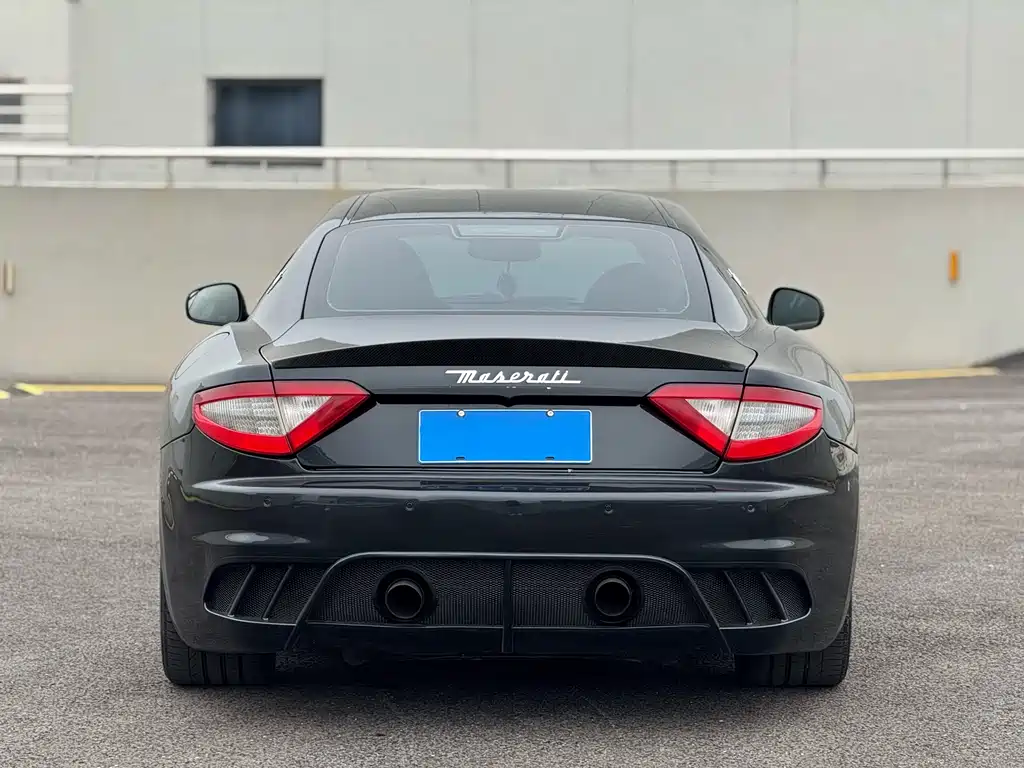 Maserati GranTurismo 2015 4.7L MC