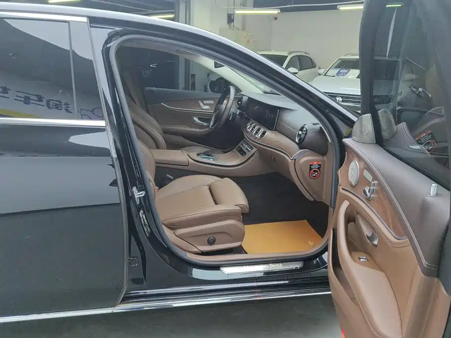 Mercedes-Benz E-Class E 2022 E 300 L Fashion