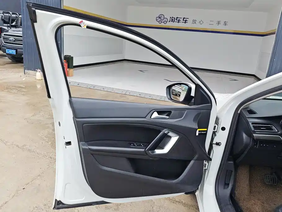 Peugeot 408 — миниатюра 7