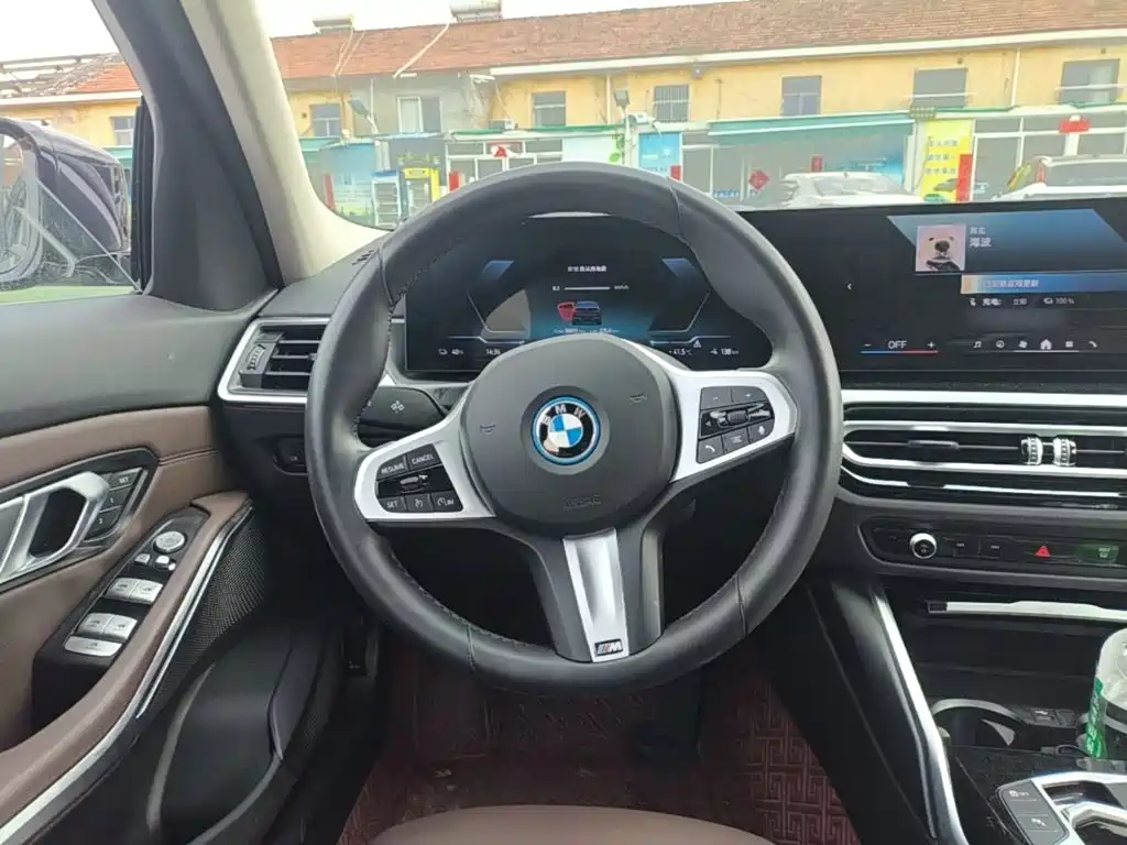BMW i3 — миниатюра 11