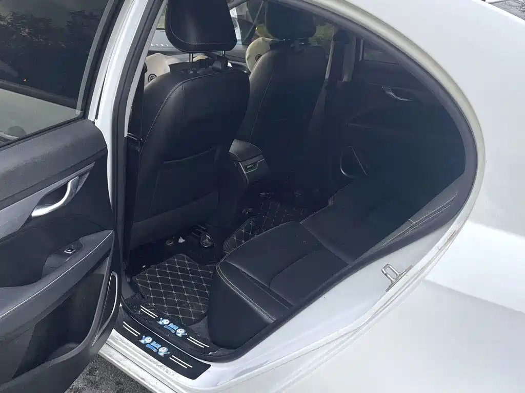 Geely Emgrand — миниатюра 9