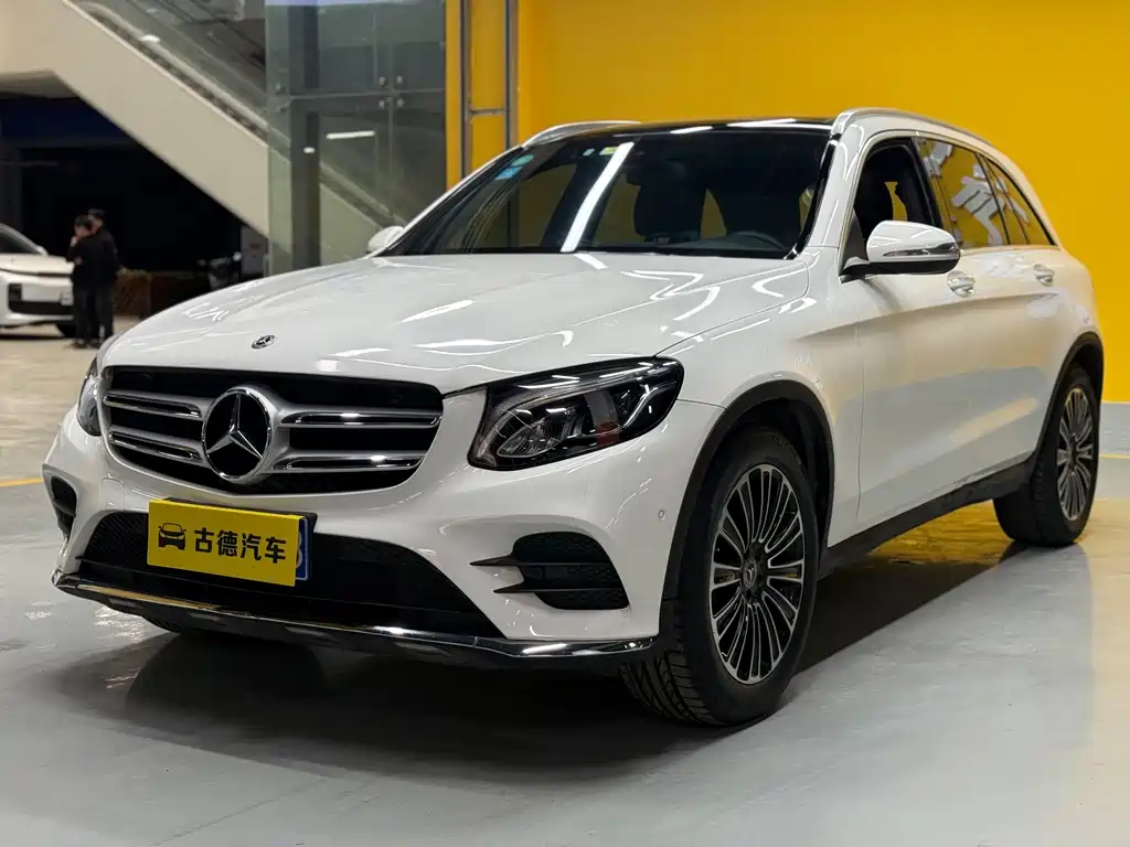 2019 Mercedes-Benz GLC - zdjęcie 1 z 30