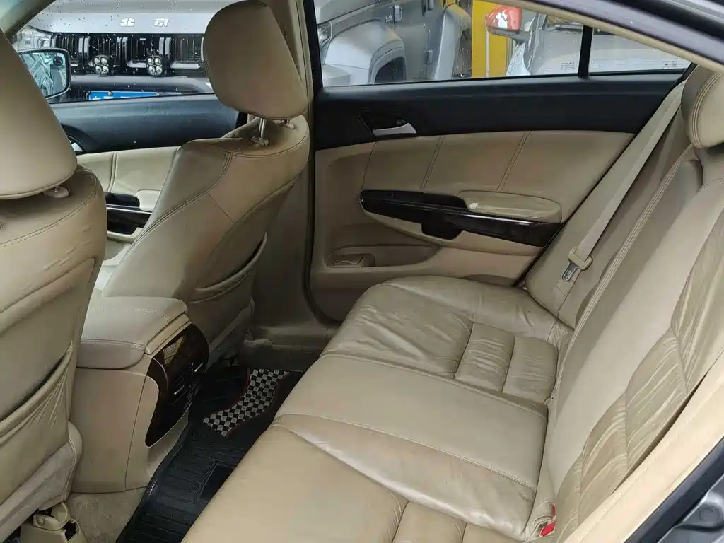 Honda Accord — миниатюра 7
