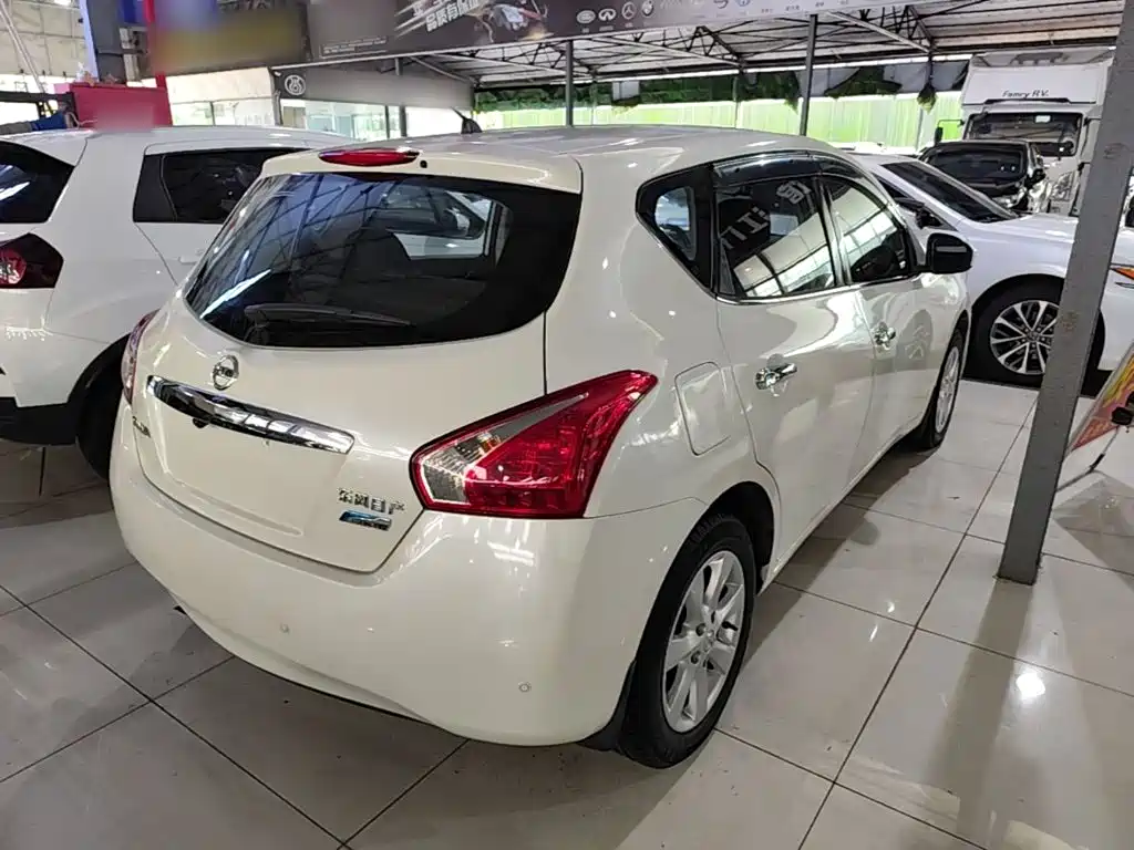 Nissan Tiida — миниатюра 7