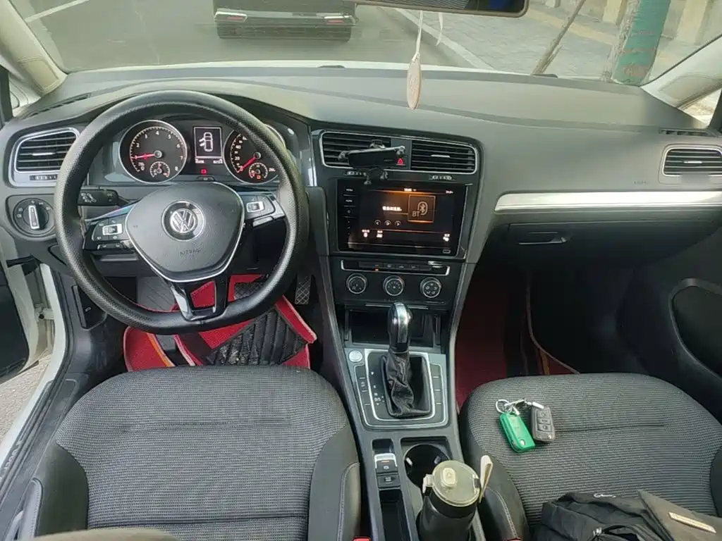 Volkswagen Golf — миниатюра 10