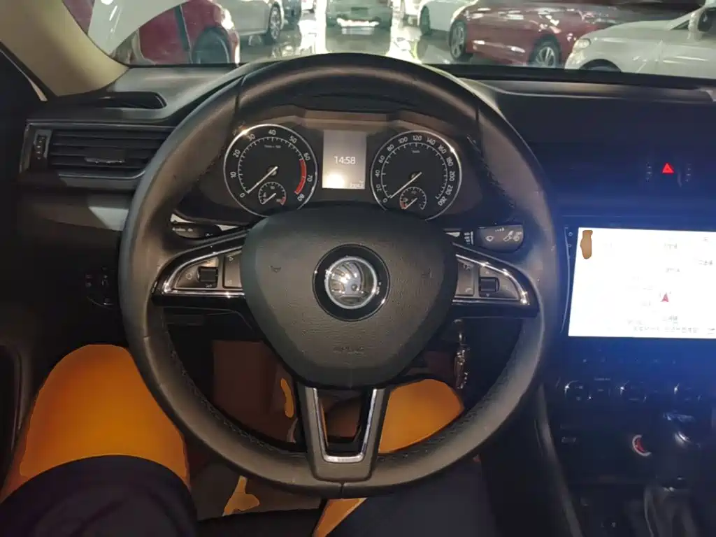 Skoda Superb — миниатюра 11