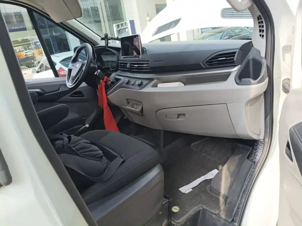 Maxus V90 — миниатюра 11