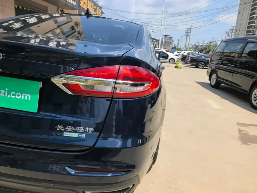 Ford Mondeo — миниатюра 8