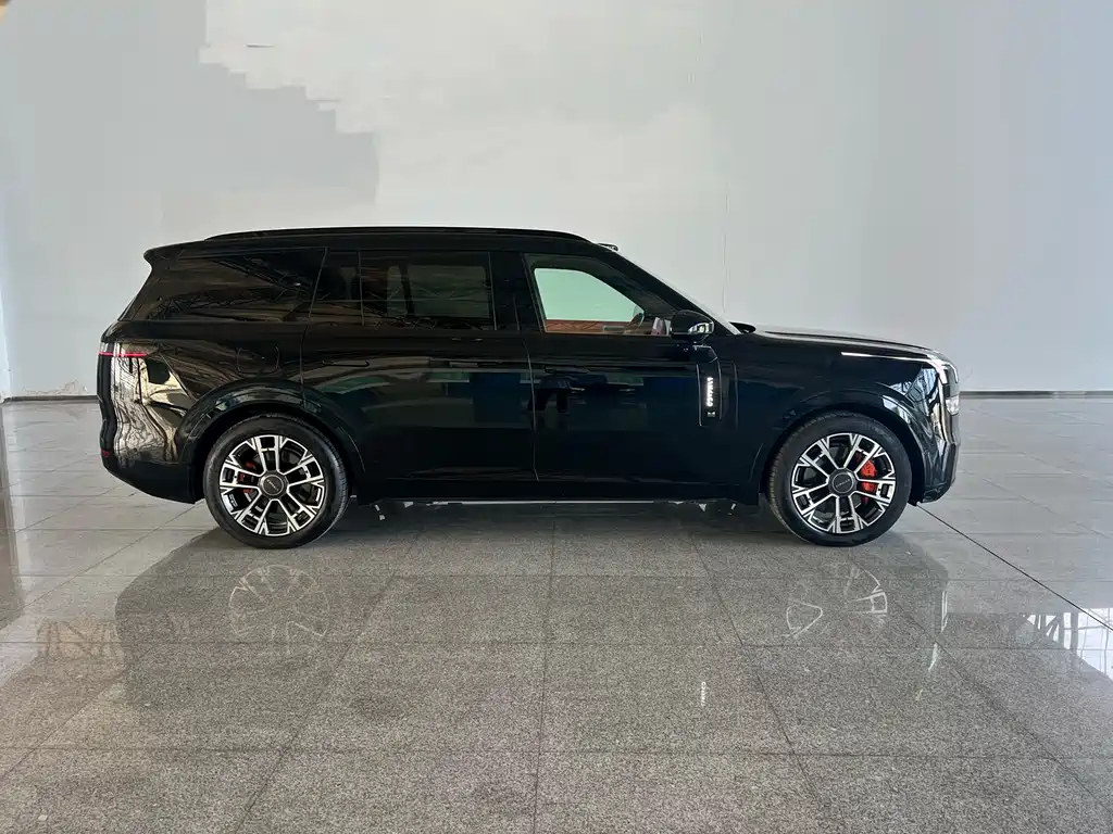 Lynk & Co 900 2025 2.0T Ultra 6 мест