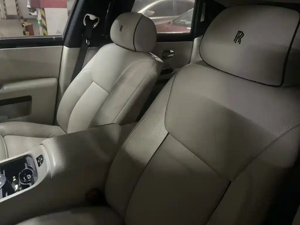 Rolls-Royce Ghost — миниатюра 8