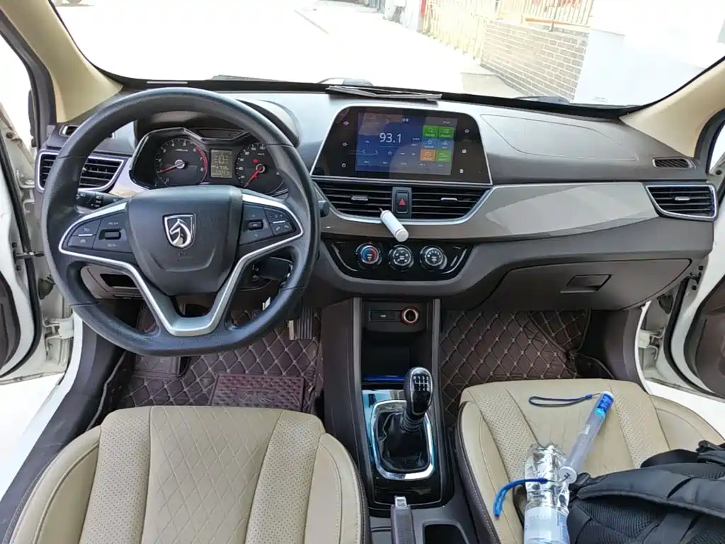 Baojun 310W — миниатюра 10