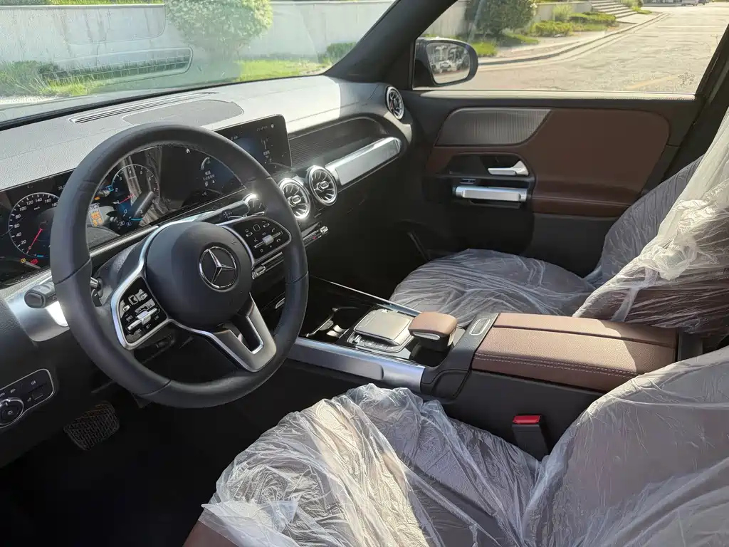 Mercedes-Benz GLB — миниатюра 30