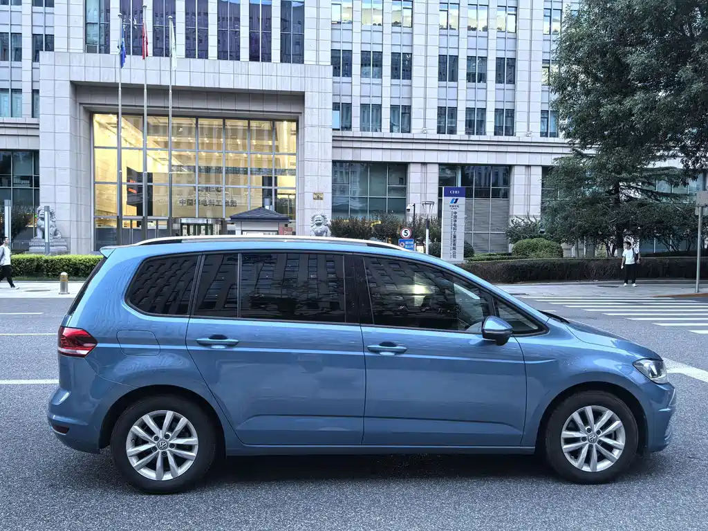 Volkswagen Touran — миниатюра 6
