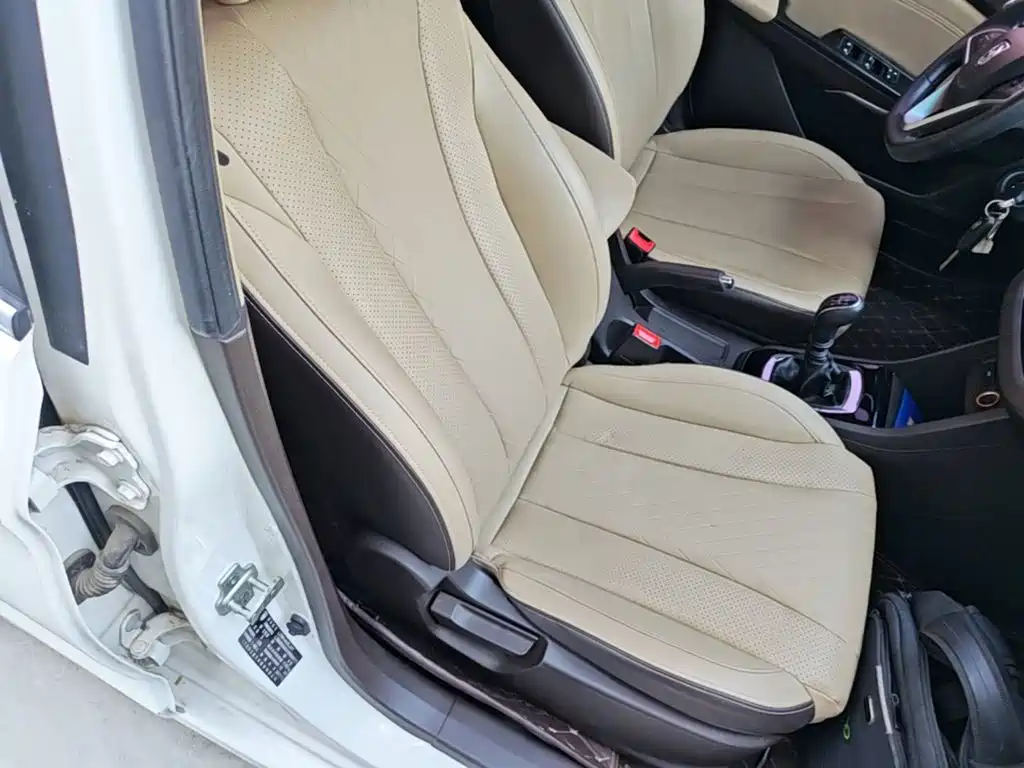 Baojun 310W — миниатюра 25