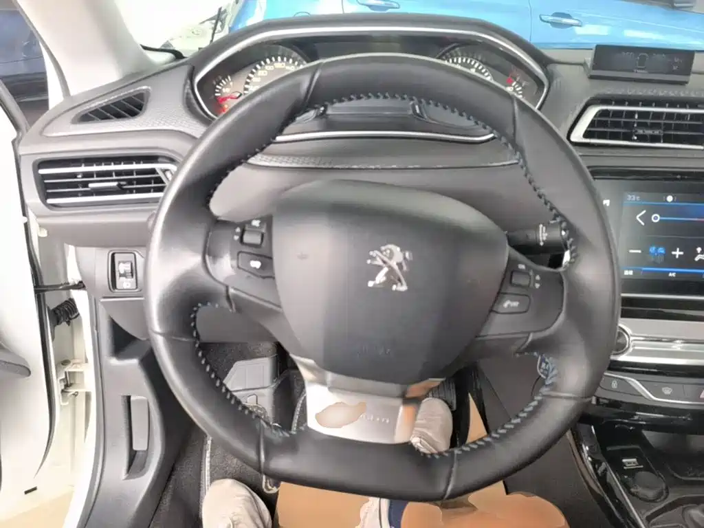 Peugeot 308 — миниатюра 11