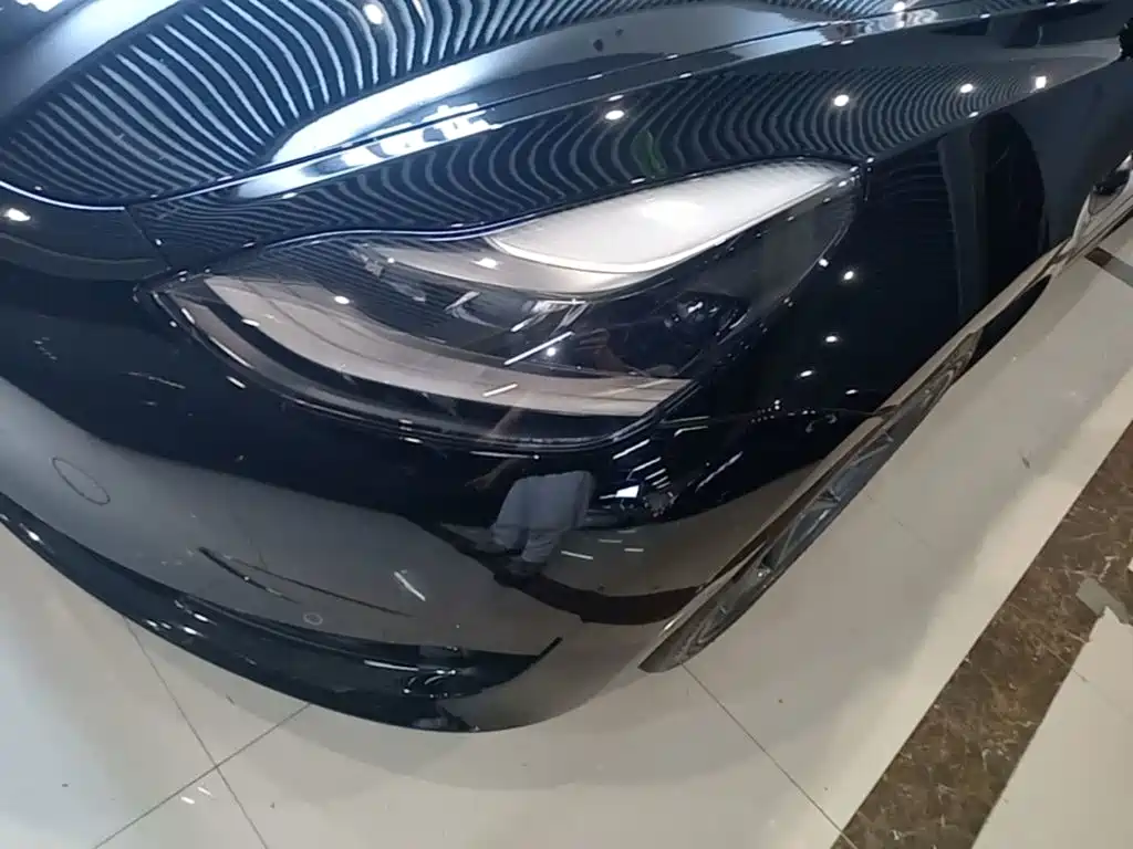 Tesla Model 3 — миниатюра 24