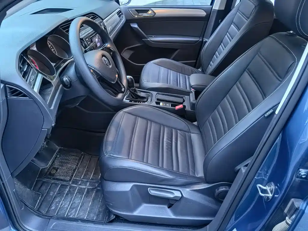 Volkswagen Touran — миниатюра 20