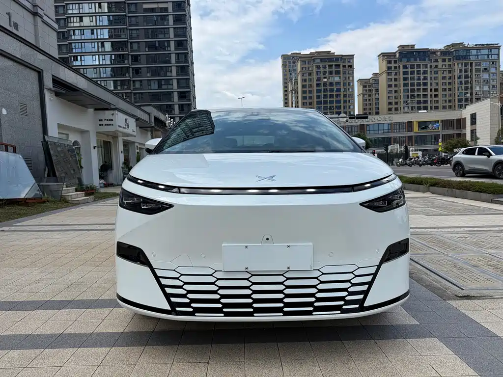 XPeng X9 — миниатюра 2