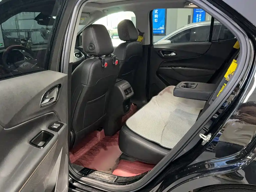 Chevrolet Equinox — миниатюра 12