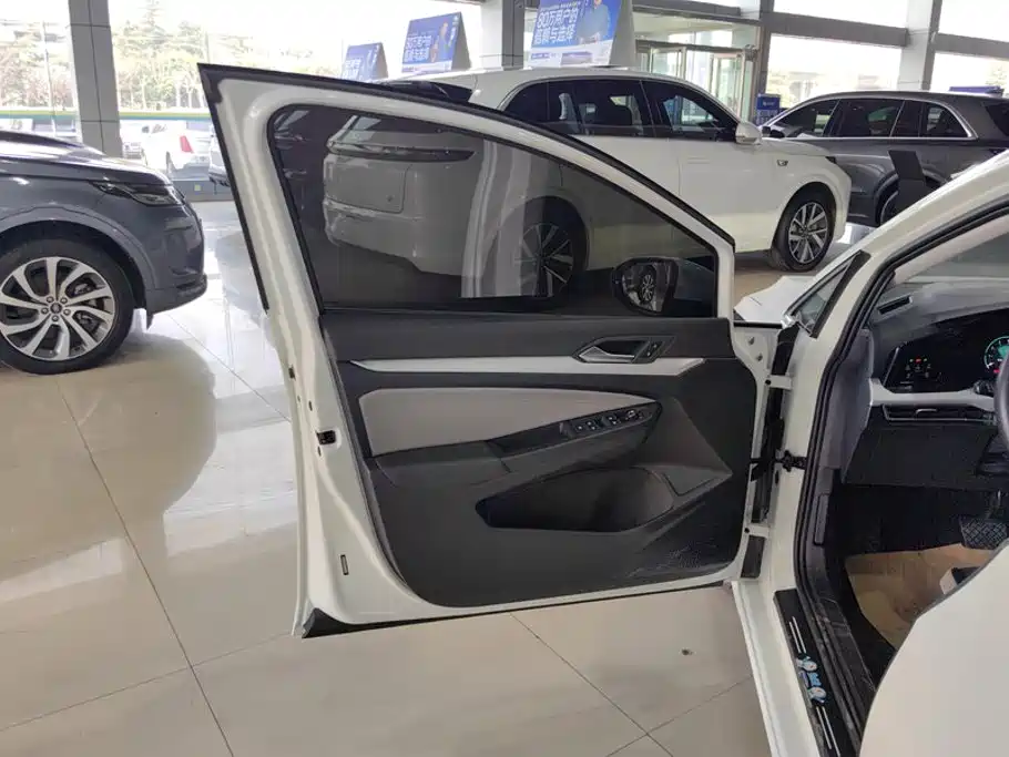 Volkswagen Golf — миниатюра 7