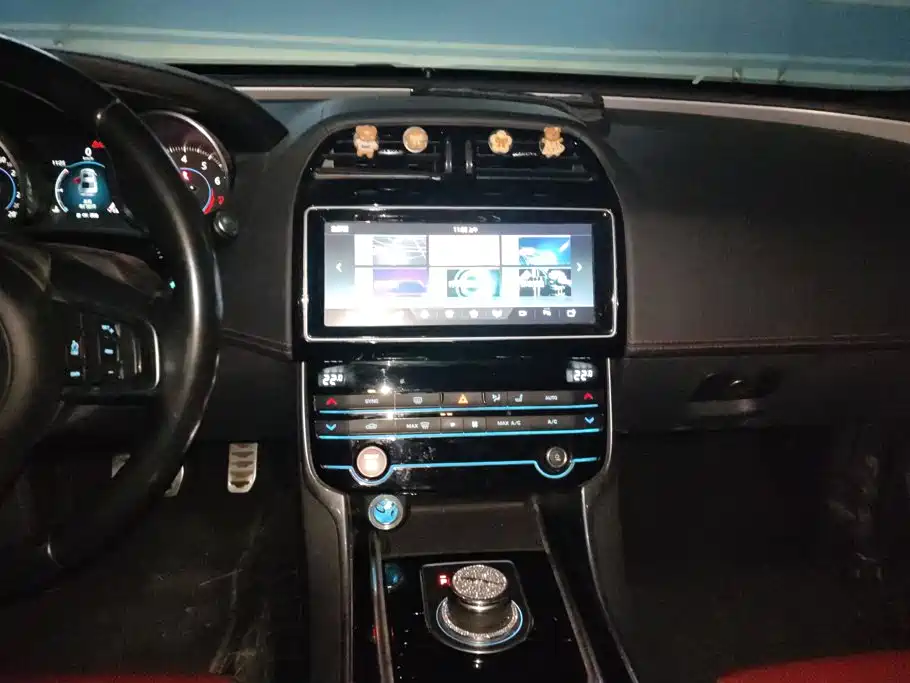 Jaguar XE — миниатюра 13