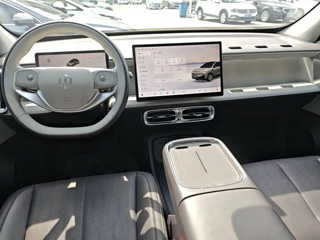 Leapmotor Leapmotor B10 — миниатюра 10