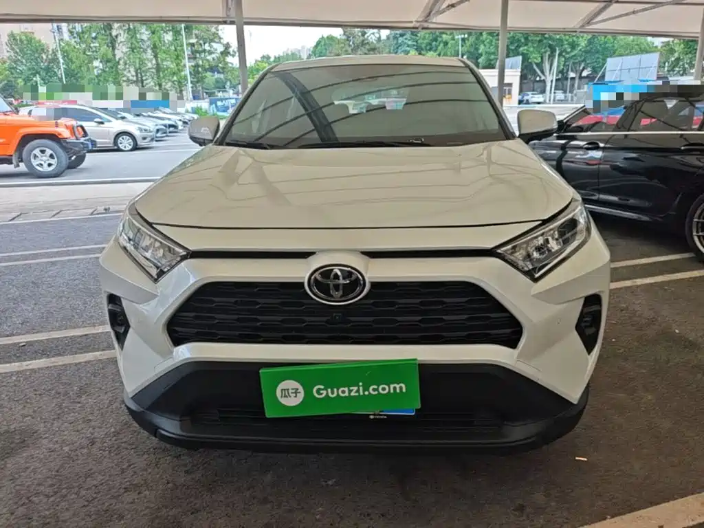 Toyota RAV4 — миниатюра 3