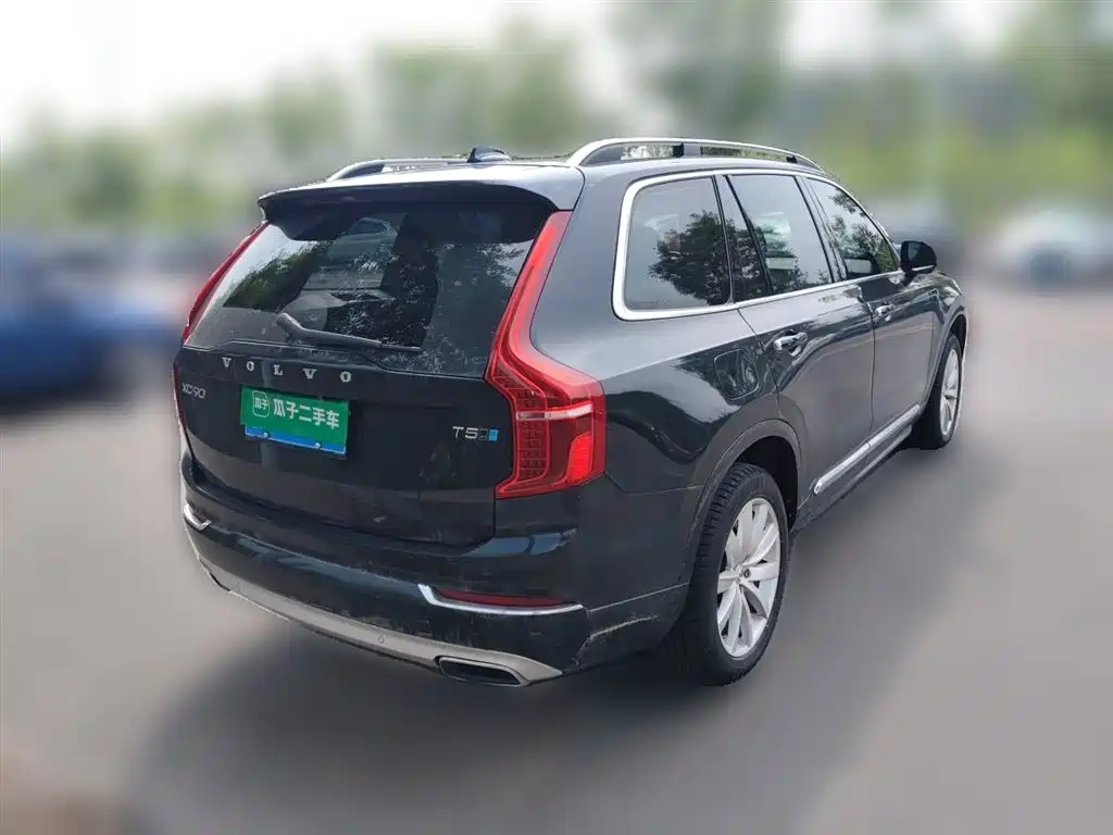 Volvo XC90 2018 T5 5 мест