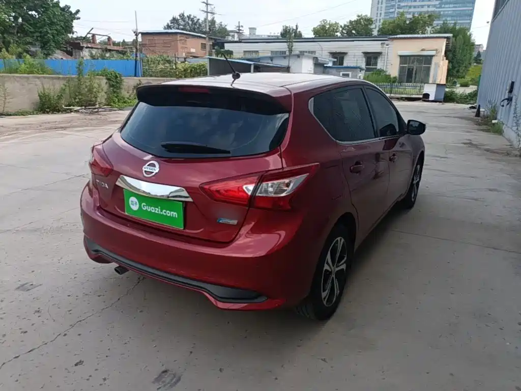 Nissan Tiida — миниатюра 7
