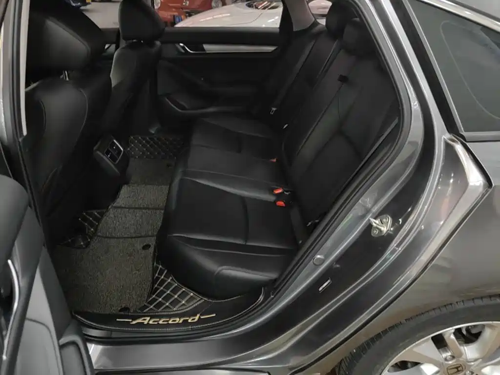 Honda Accord — миниатюра 17
