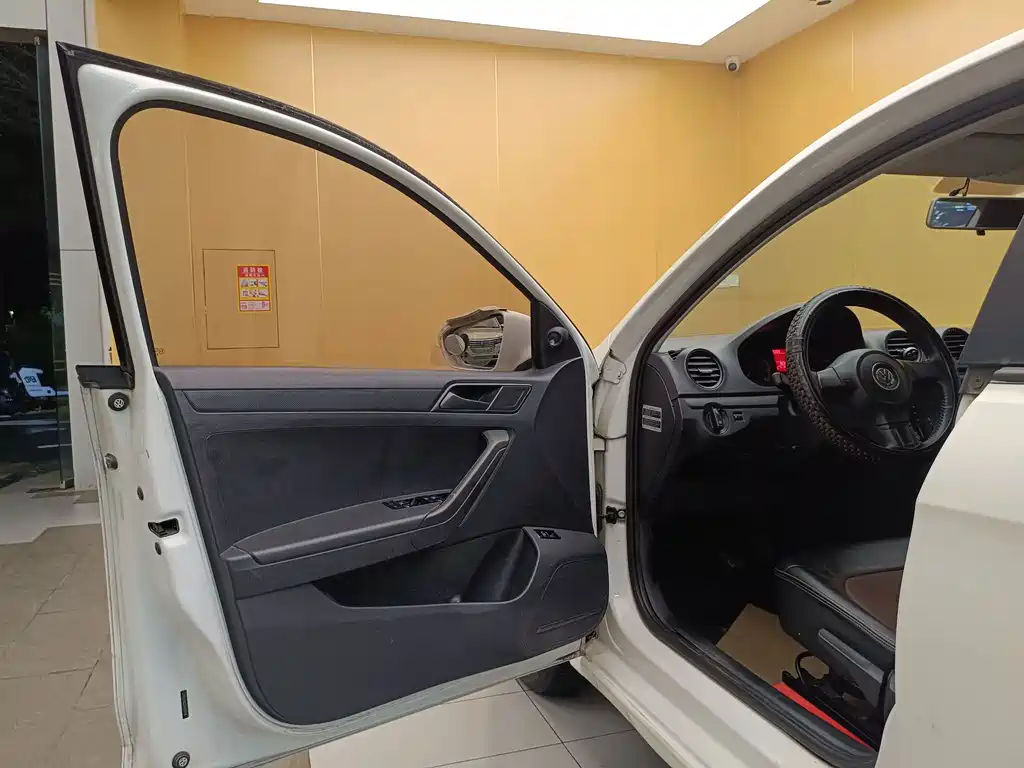 Volkswagen Jetta — миниатюра 9