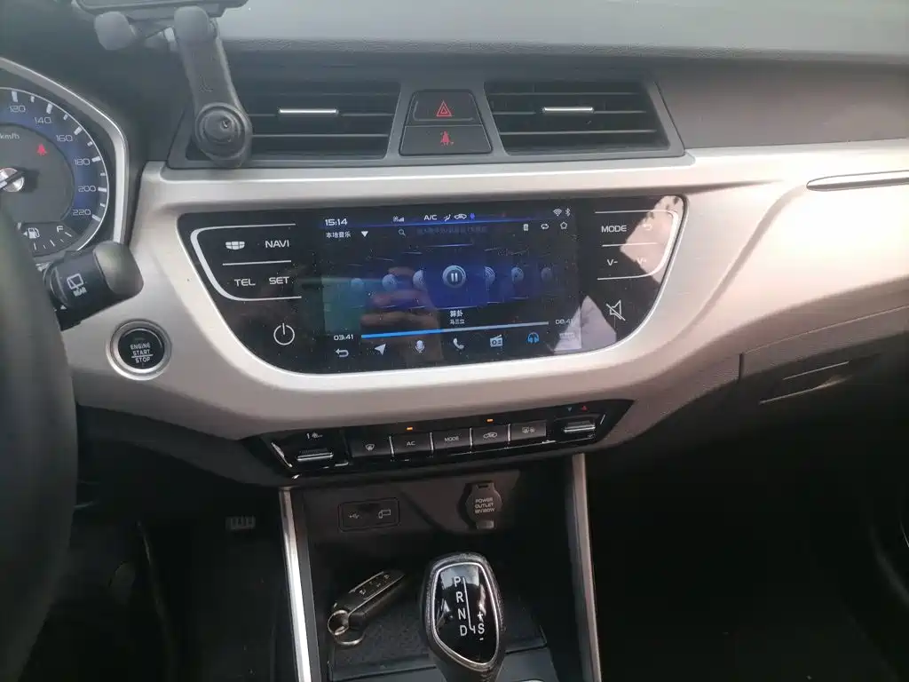 Geely Vision X3 — миниатюра 9
