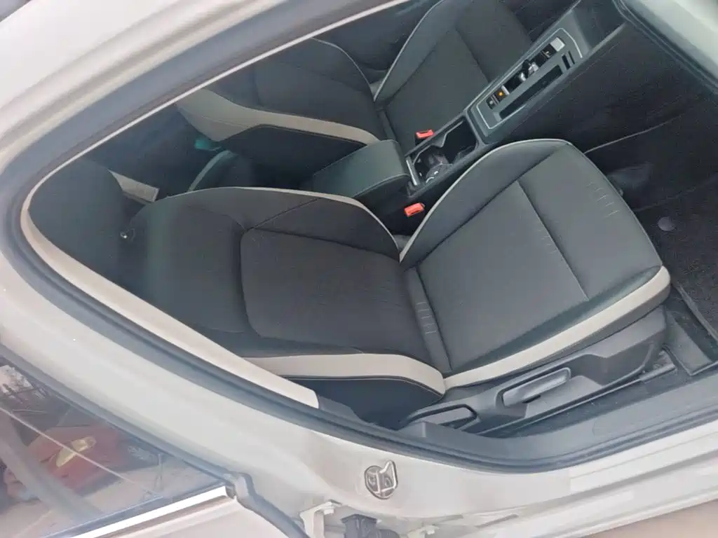 Volkswagen Golf — миниатюра 25