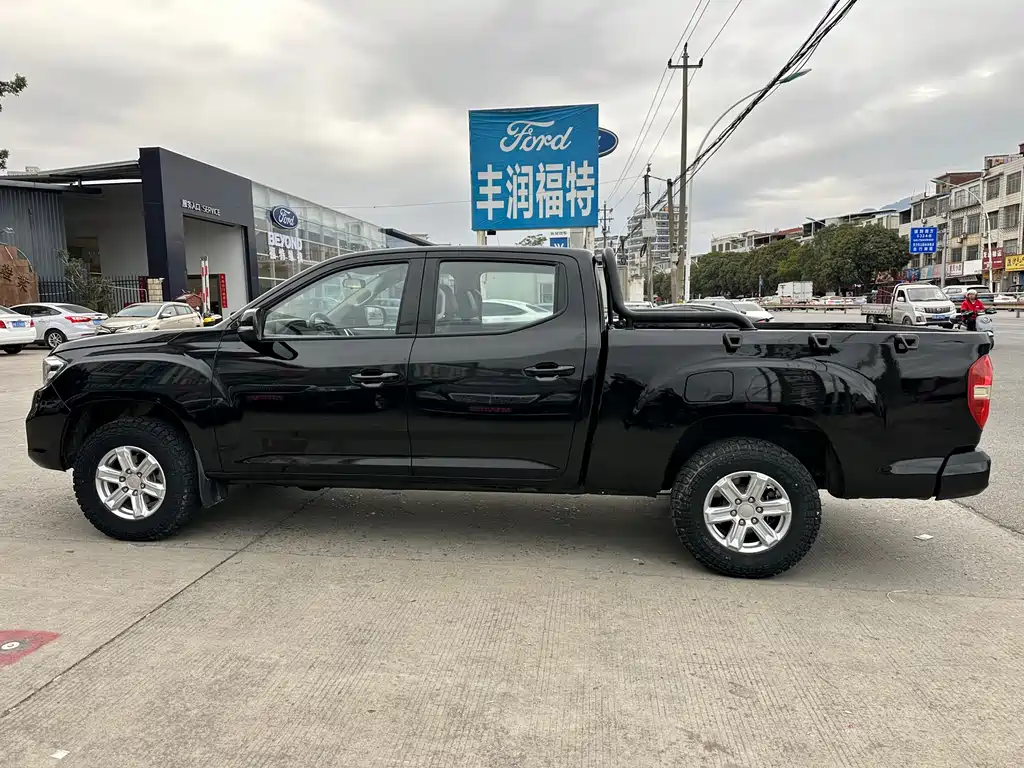 SAIC MAXUS CHASE T70