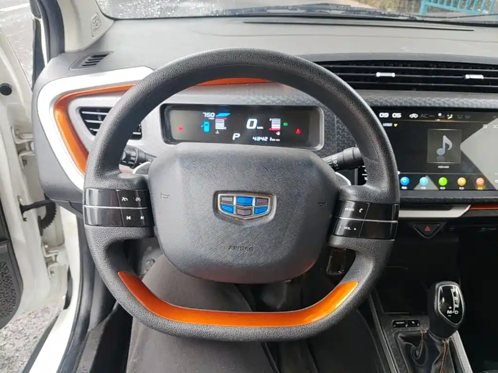 Geely Vision X1 — миниатюра 11