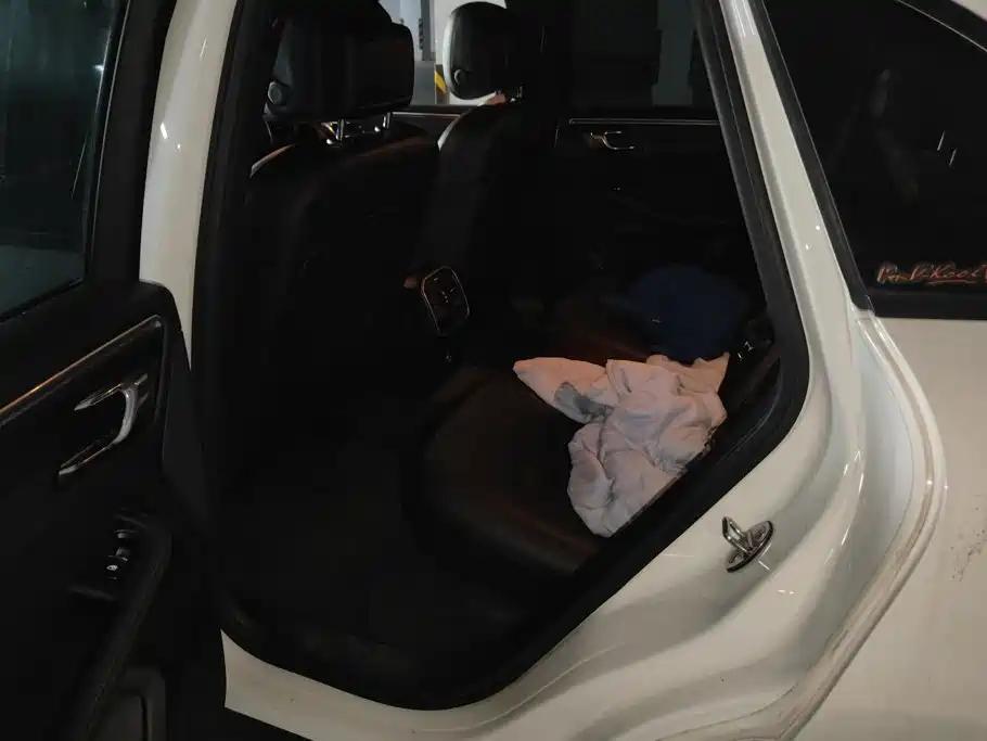 Porsche Macan — миниатюра 11