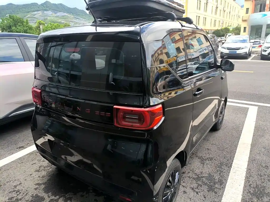 Wuling MINIEV — миниатюра 7