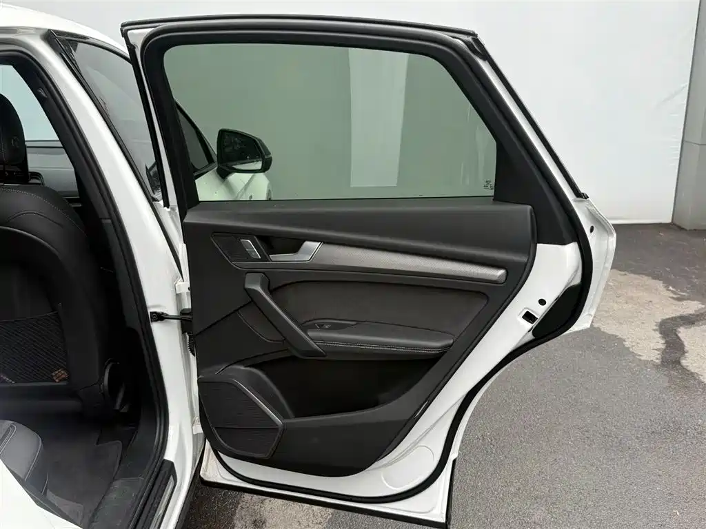 Audi Q5L Sportback — миниатюра 13