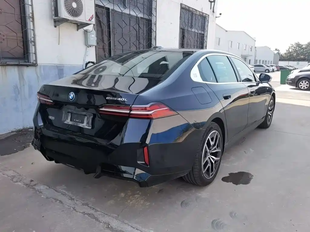 BMW i5 — миниатюра 7